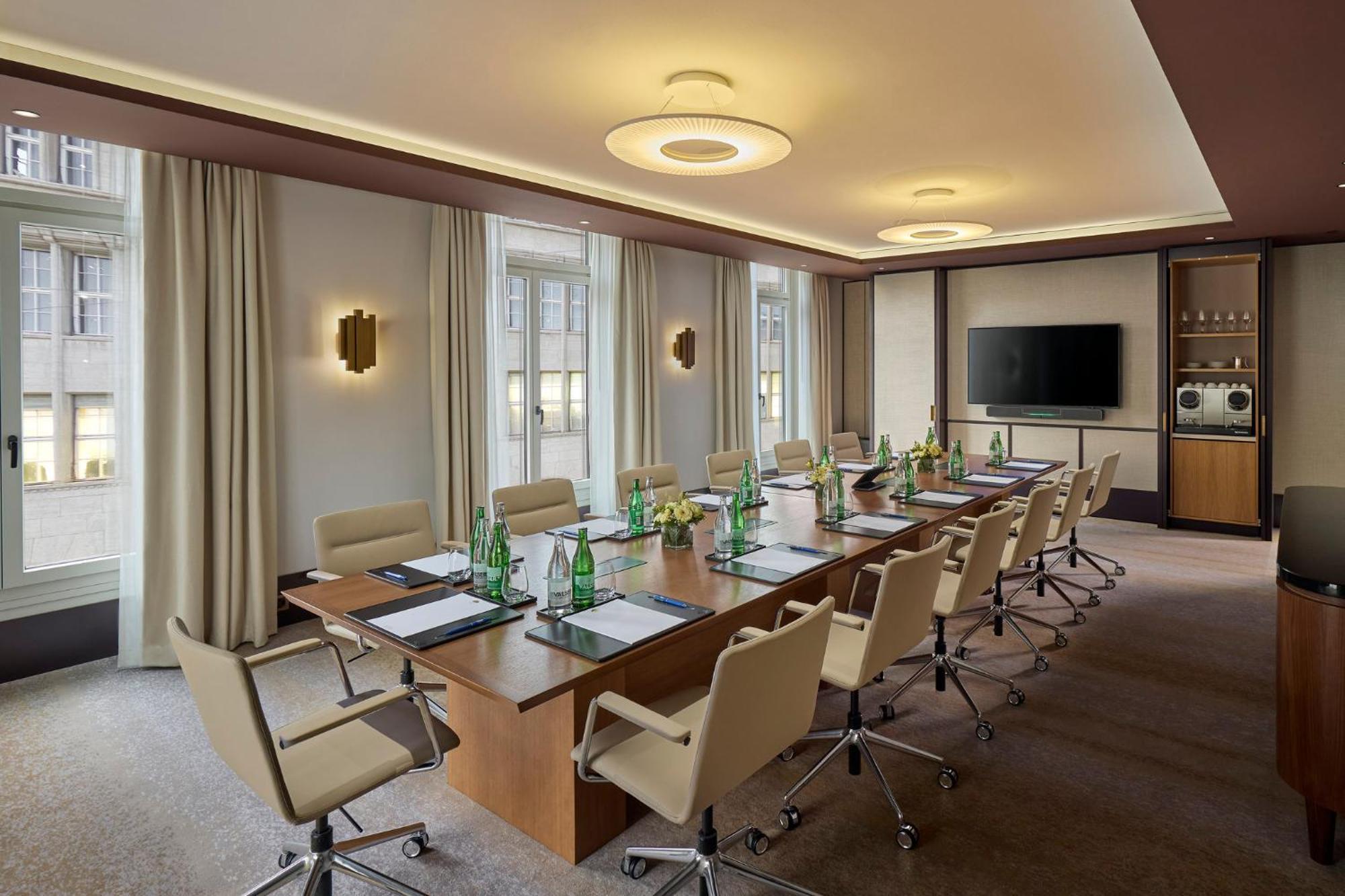 Отель Mandarin Oriental Savoy, Цюрих Экстерьер фото